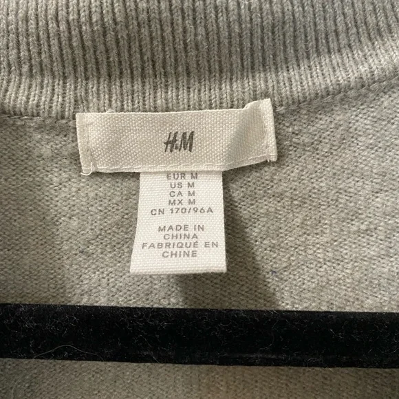 H&M Collared Sweater - Picture 2 of 4
